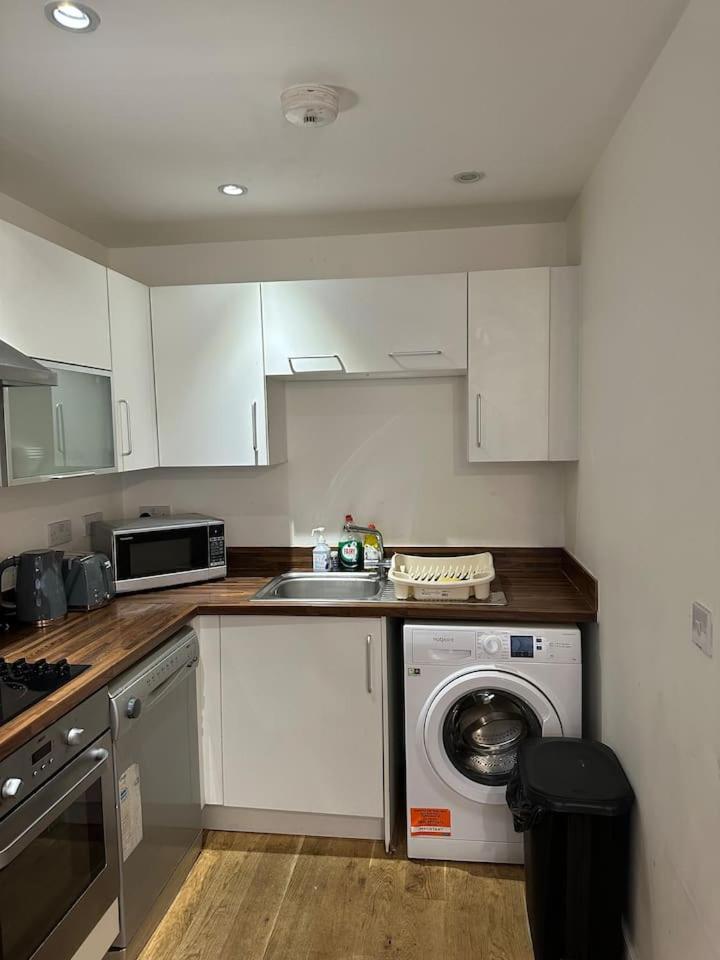New Build 2 Bedroom With 2 Bath In London Bagian luar foto