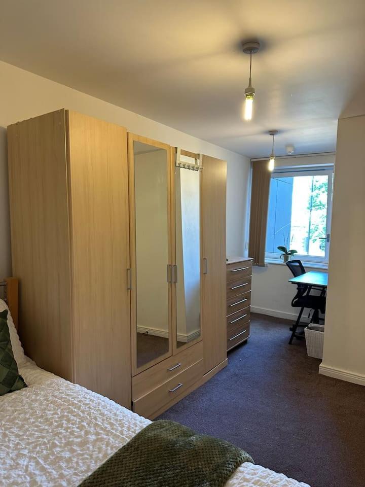 New Build 2 Bedroom With 2 Bath In London Bagian luar foto